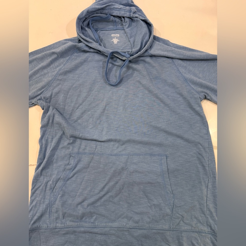Medium Highland Outfitters Hoodie Medium